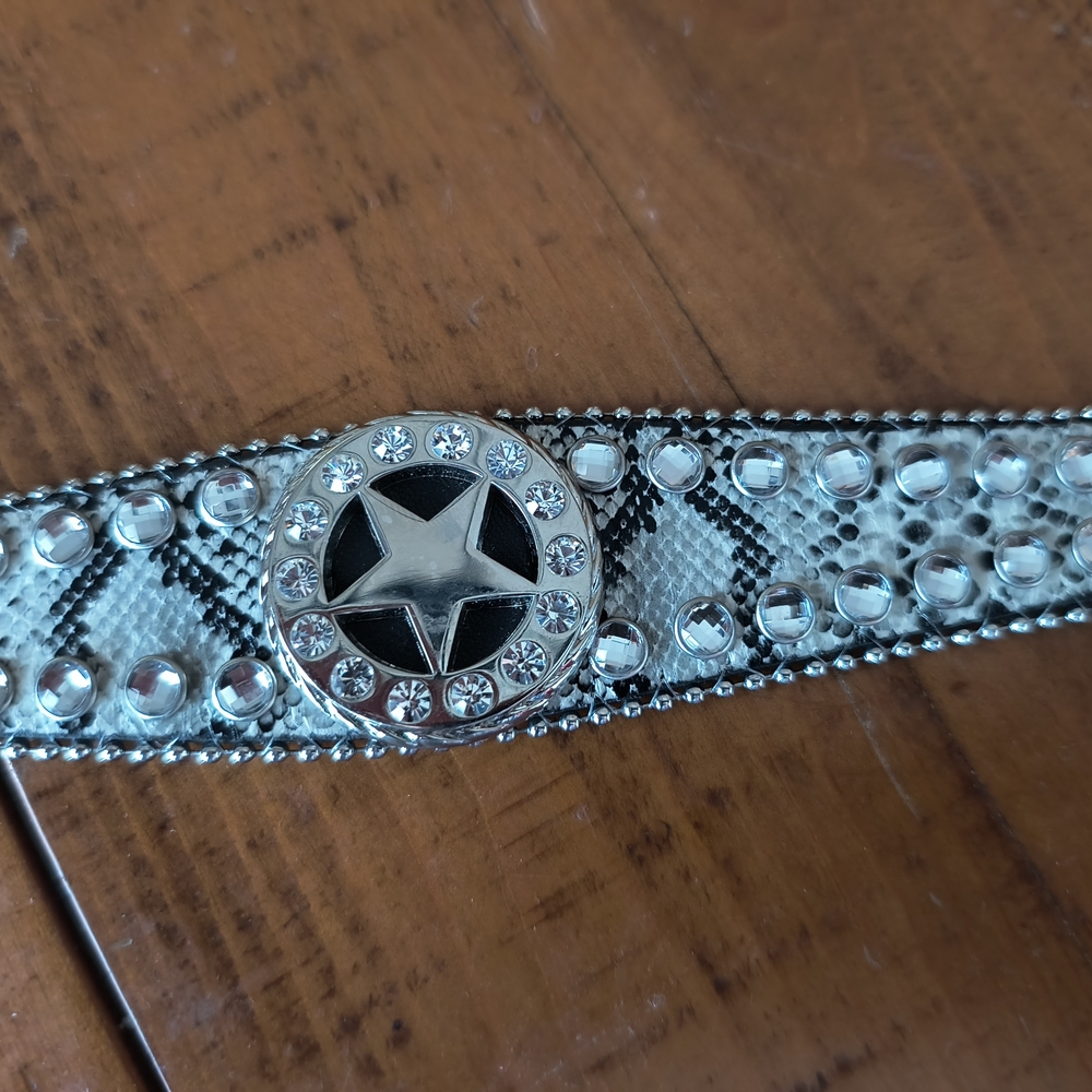 Blazin Roxx Silver and Black Women's Belt - Picture 5 of 6